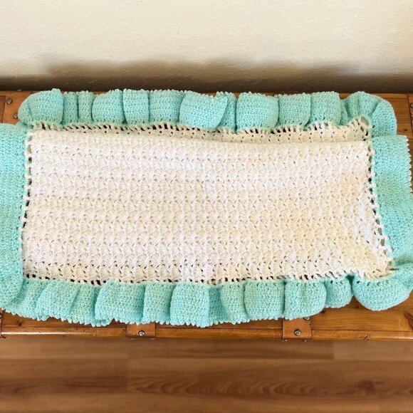 Handmade Green/White Unisex Crocheted Thick Double Ruffle Baby/Crib Blanket - Picture 6 of 9